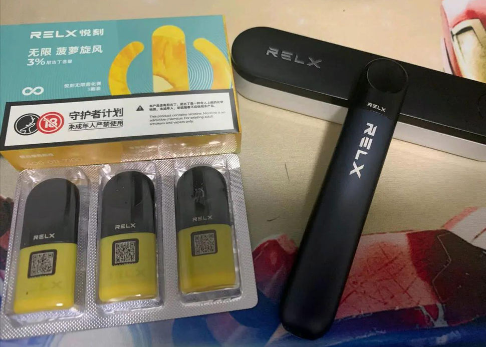 relx悦刻四代充电怎么看满没满？